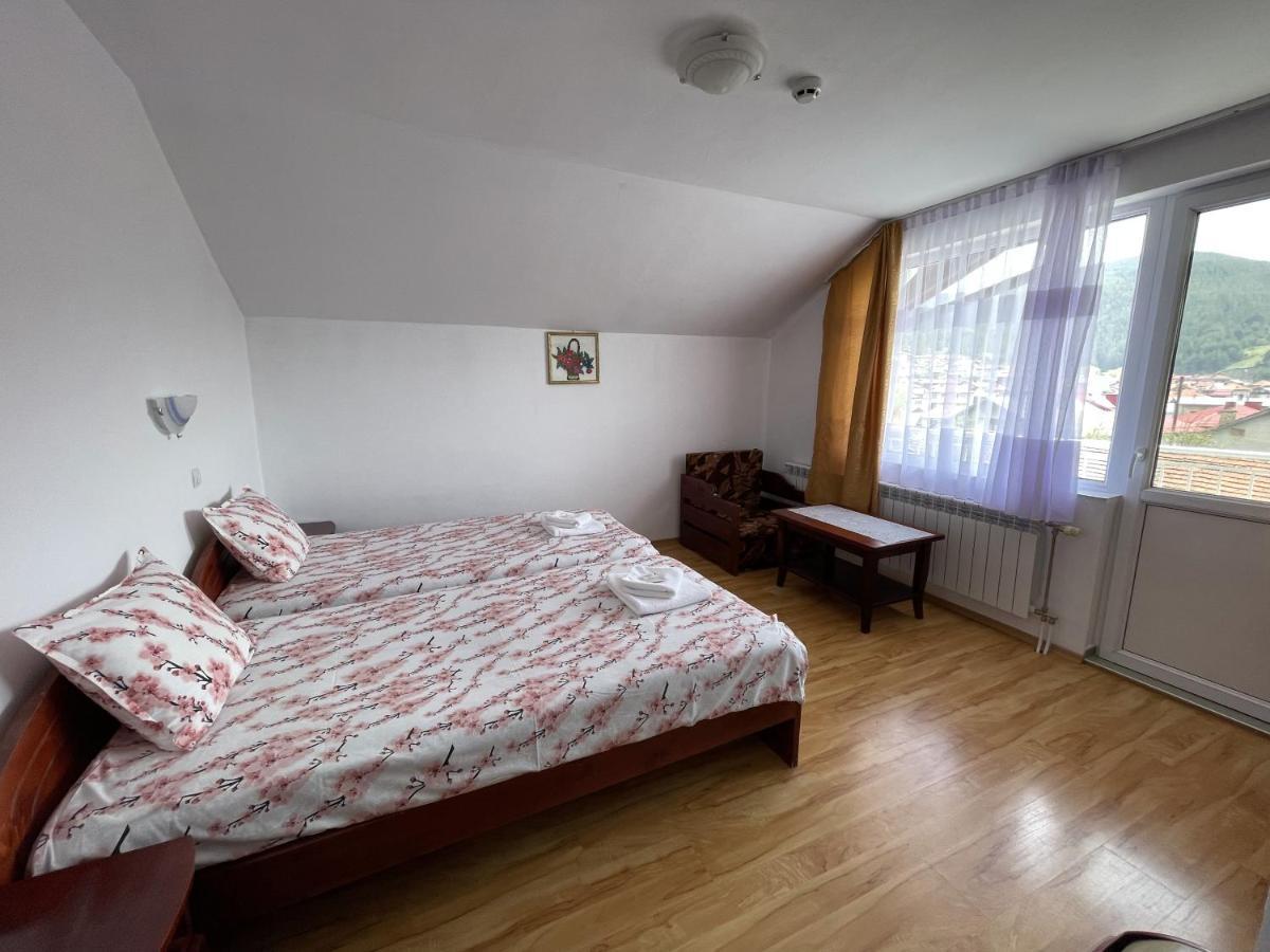 Family Hotel Panorama Sarnitsa Exterior photo