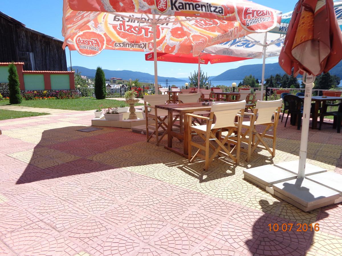 Family Hotel Panorama Sarnitsa Exterior photo