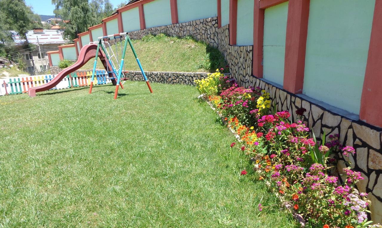 Family Hotel Panorama Sarnitsa Exterior photo