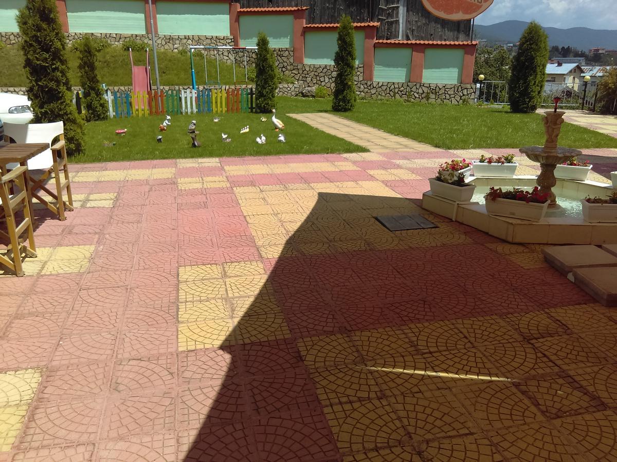 Family Hotel Panorama Sarnitsa Exterior photo